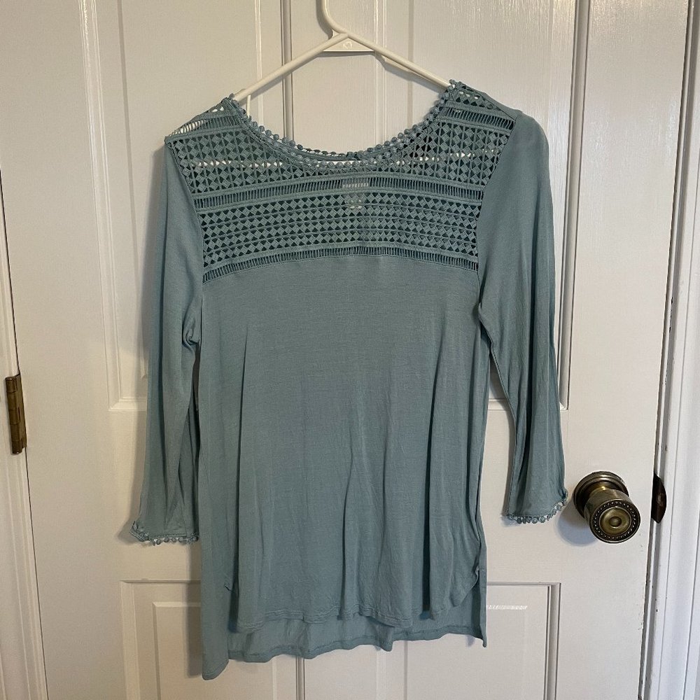 H&M Tee w/ cutout patter